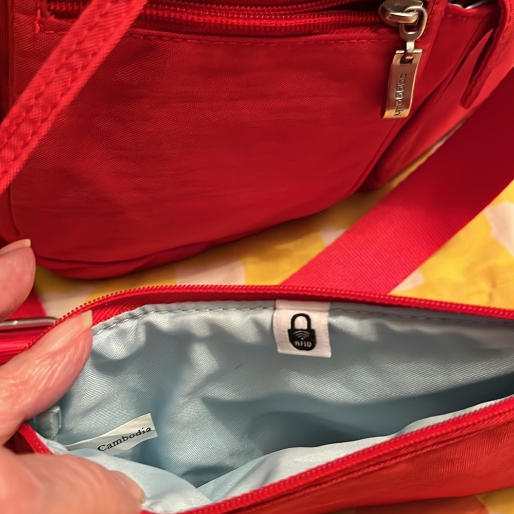 baggallini Shoulder Bag - Picture 6 of 14